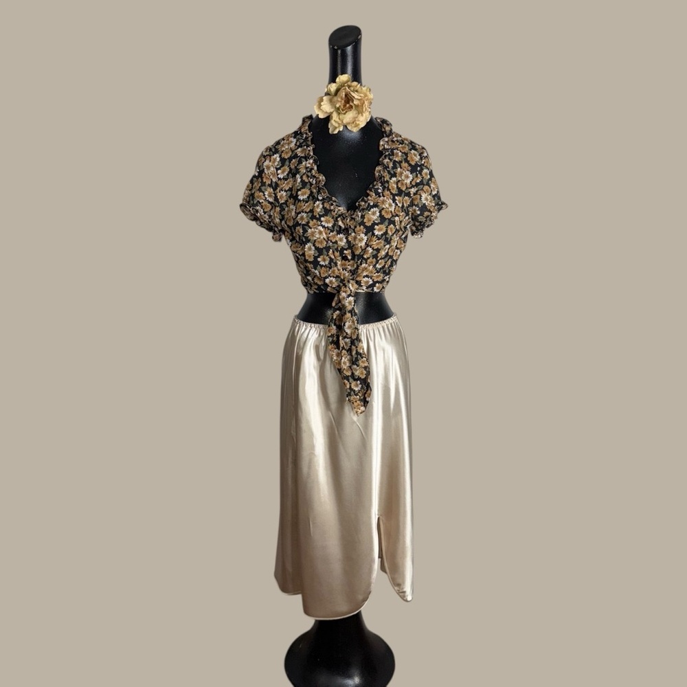 Next era vintage floral crop top